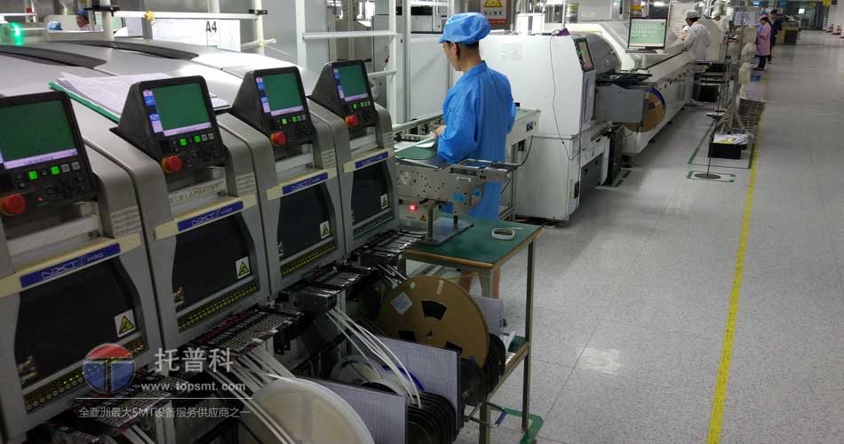 富士貼片機(jī)車間